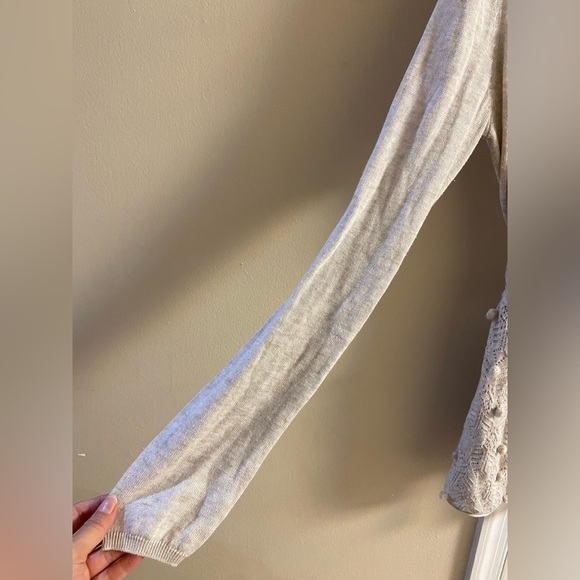 Knitted & knotted Anthropologie sweater cardigan open front cream PomPom  Medium - Picture 6 of 11